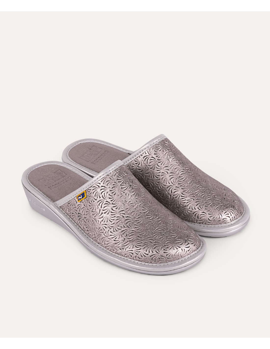 ZAPATILLAS-DE-CASA-MUJER-METALIC-ONYX-1.jpg